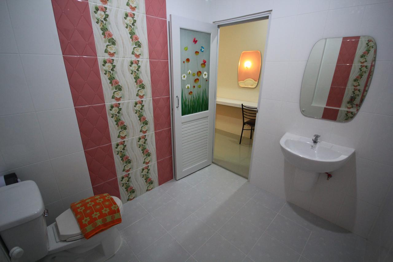 Orapan Place Lampang Esterno foto