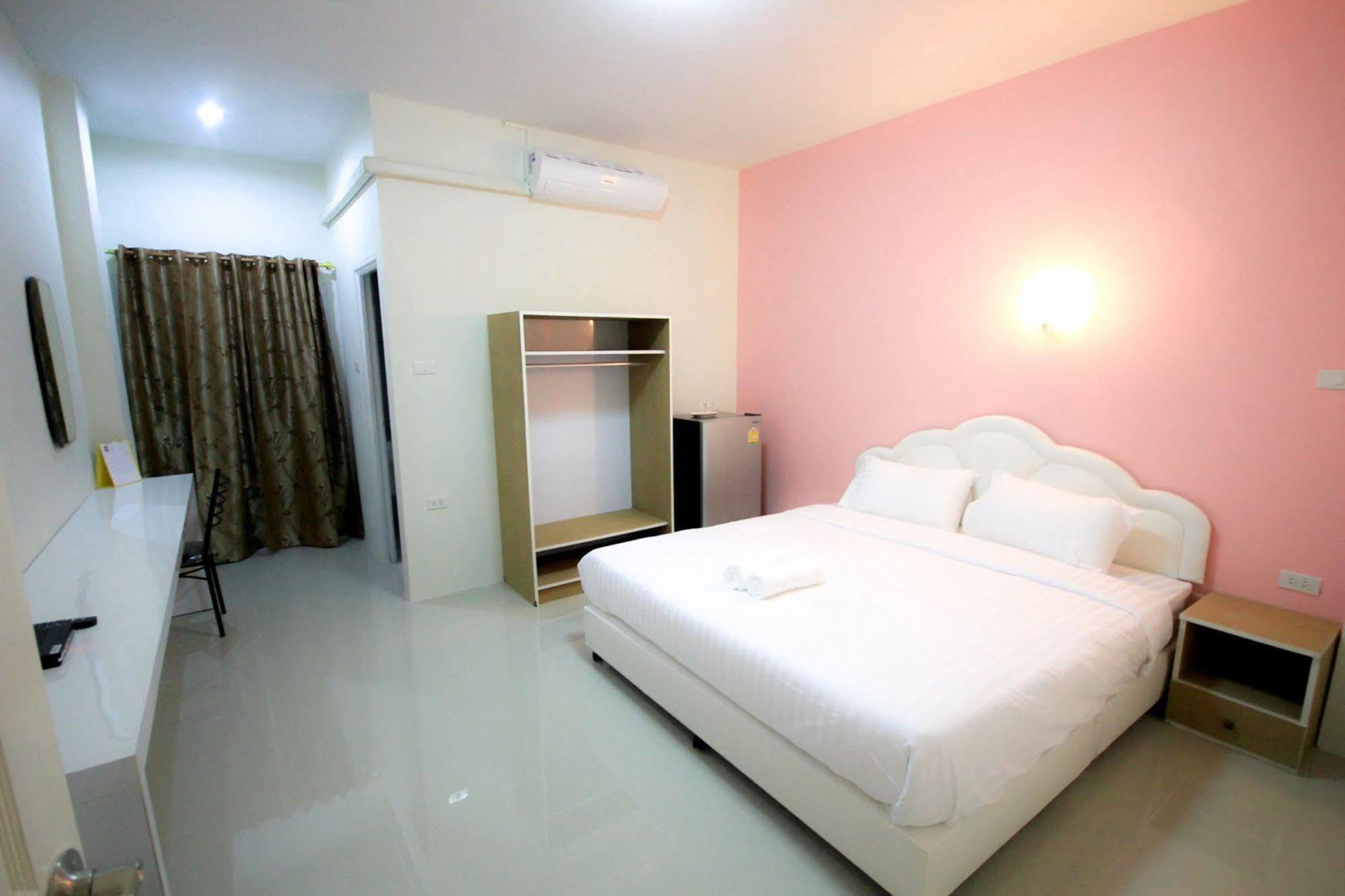 Orapan Place Lampang Esterno foto
