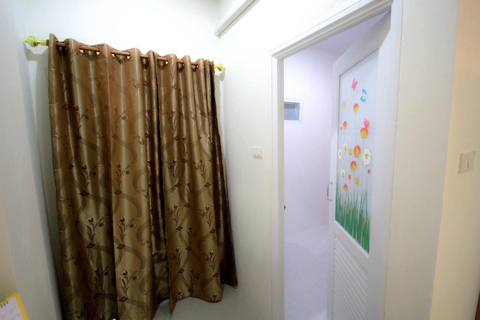 Orapan Place Lampang Esterno foto