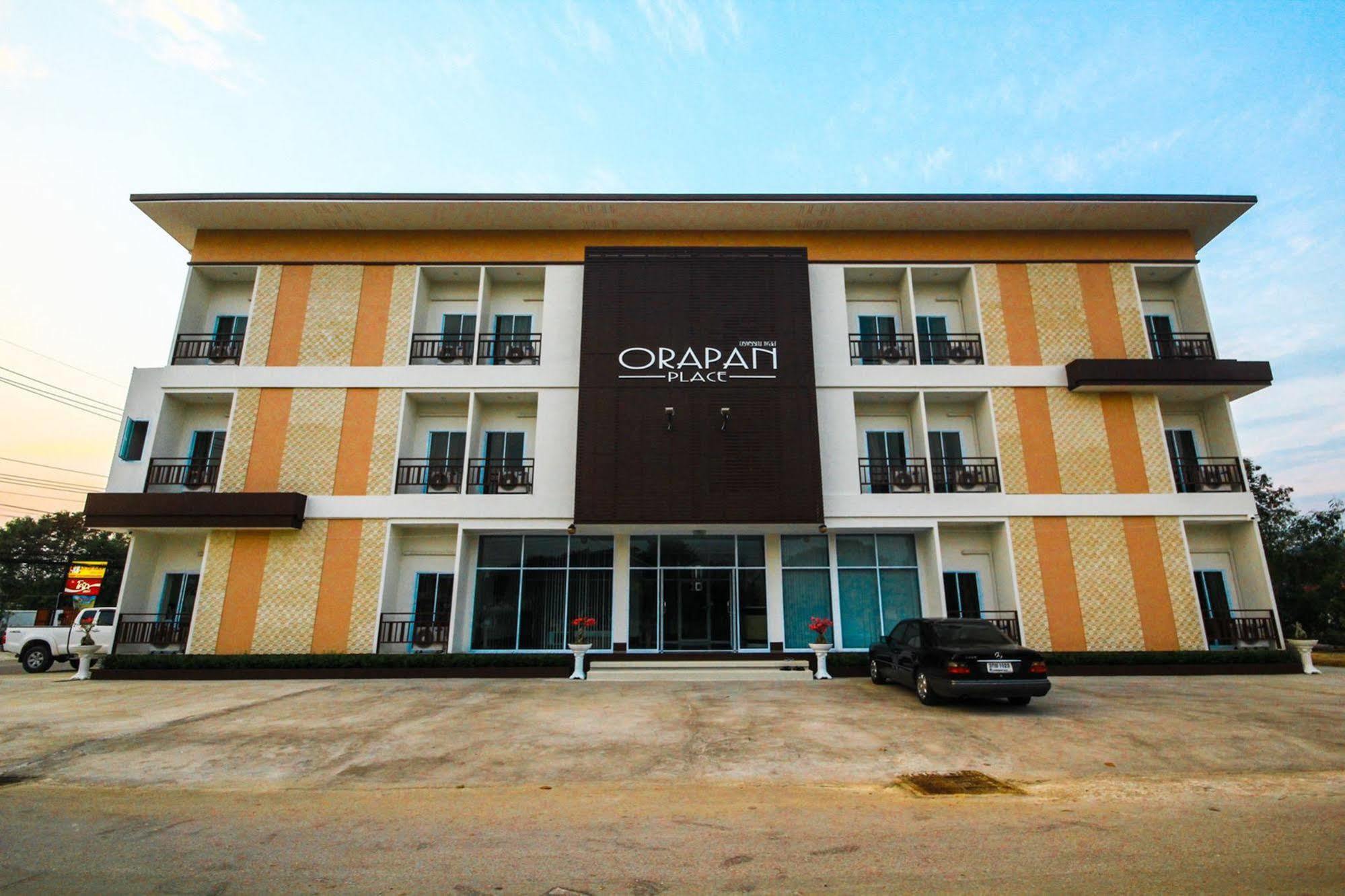 Orapan Place Lampang Esterno foto